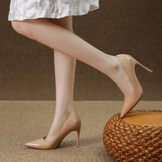 Side hollow nude high heels